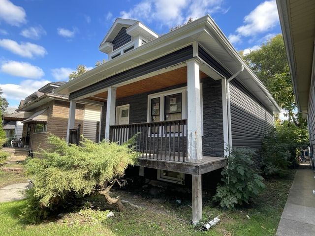 7821 S Oglesby Avenue, Chicago, IL 60649