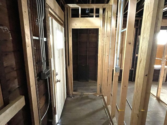 7821 S Oglesby Avenue, Chicago, IL 60649