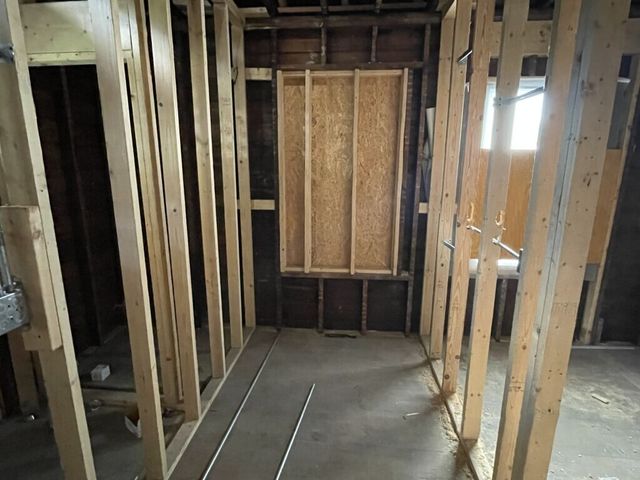 7821 S Oglesby Avenue, Chicago, IL 60649