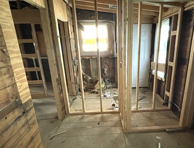 7821 S Oglesby Avenue, Chicago, IL 60649