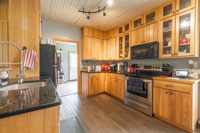 20623 W Ashley Creek Road, Raymondville, MO 65555