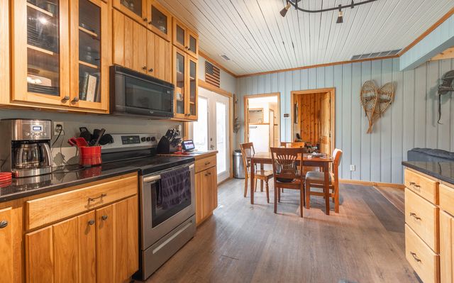 20623 W Ashley Creek Road, Raymondville, MO 65555