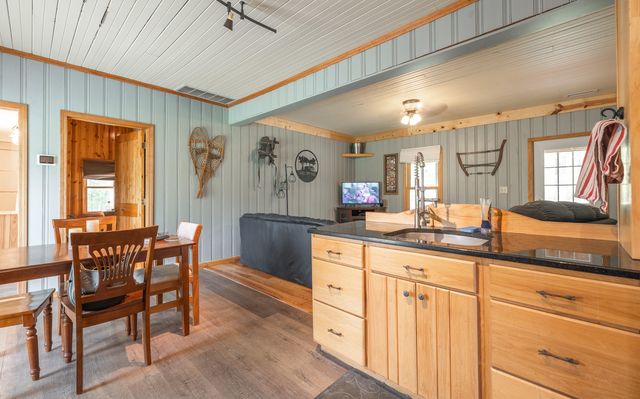 20623 W Ashley Creek Road, Raymondville, MO 65555