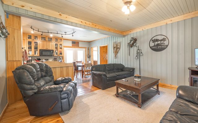 20623 W Ashley Creek Road, Raymondville, MO 65555