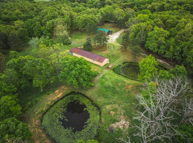 20623 W Ashley Creek Road, Raymondville, MO 65555