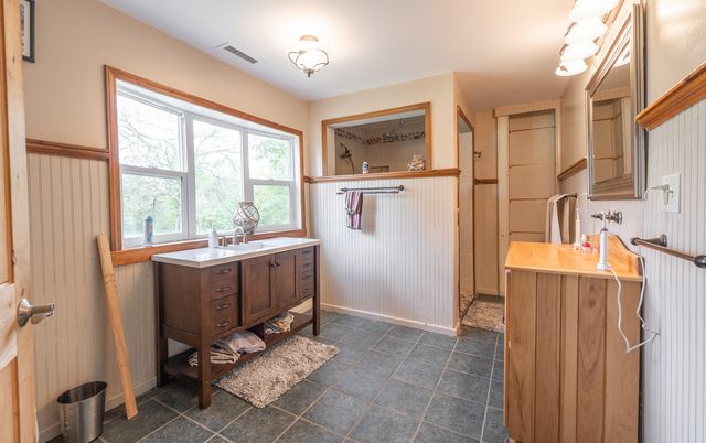 20623 W Ashley Creek Road, Raymondville, MO 65555