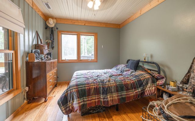 20623 W Ashley Creek Road, Raymondville, MO 65555