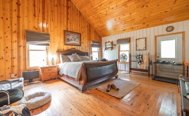 20623 W Ashley Creek Road, Raymondville, MO 65555