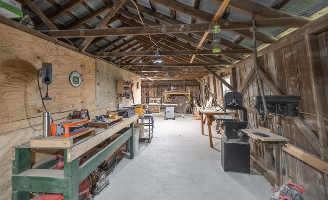 20623 W Ashley Creek Road, Raymondville, MO 65555