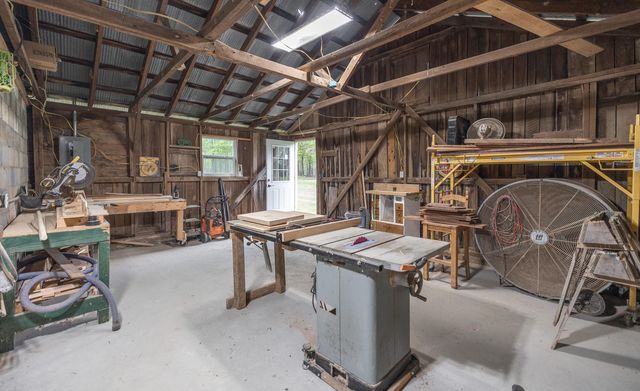 20623 W Ashley Creek Road, Raymondville, MO 65555