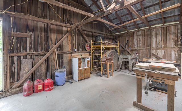 20623 W Ashley Creek Road, Raymondville, MO 65555