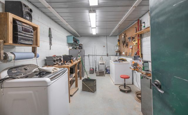 20623 W Ashley Creek Road, Raymondville, MO 65555