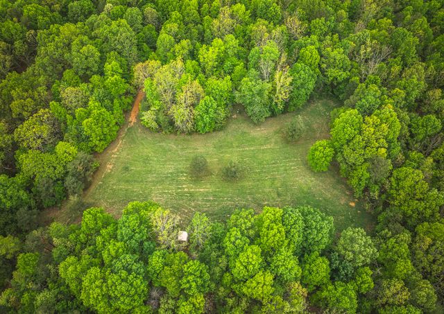 20623 W Ashley Creek Road, Raymondville, MO 65555