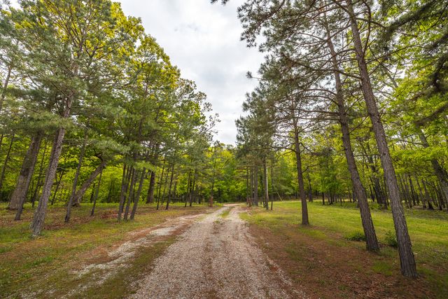 20623 W Ashley Creek Road, Raymondville, MO 65555