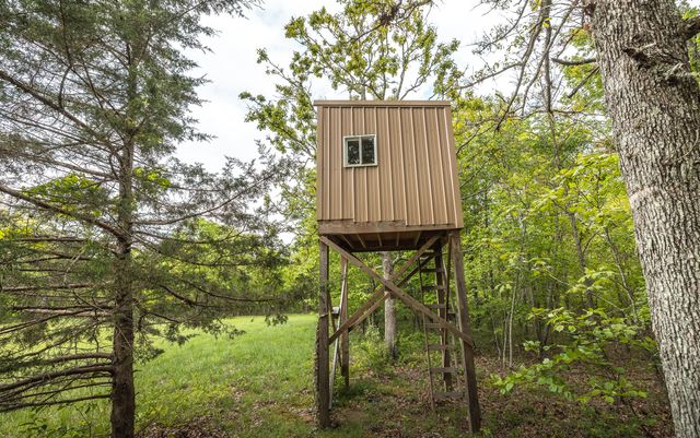 20623 W Ashley Creek Road, Raymondville, MO 65555