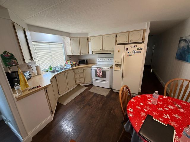 3875 Sheraton Circle 121, Boynton Beach, FL 33436