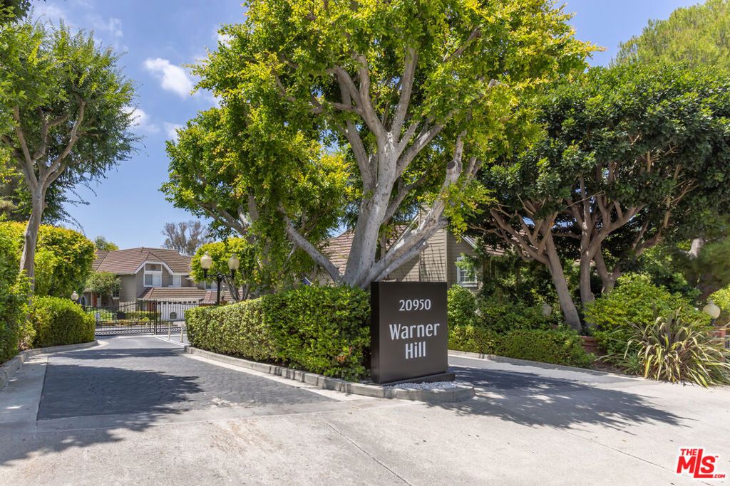 20950 Oxnard Street 10, Woodland Hills, CA 91367