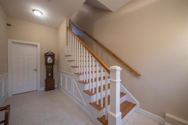 23 Valleyview Drive, Merrimack, NH 03054