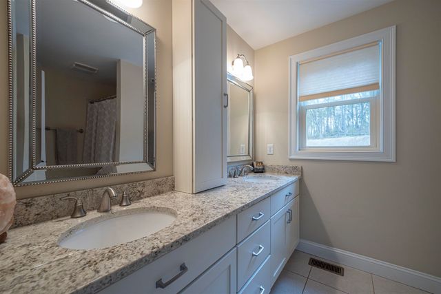 23 Valleyview Drive, Merrimack, NH 03054