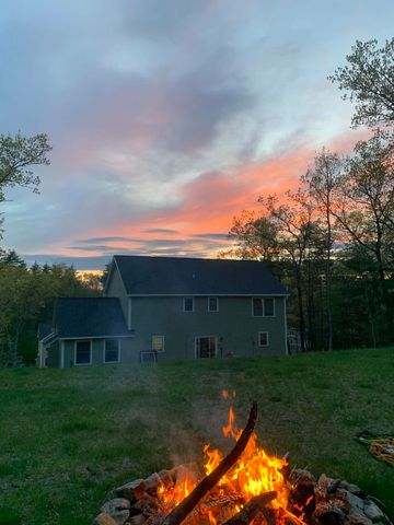 23 Valleyview Drive, Merrimack, NH 03054