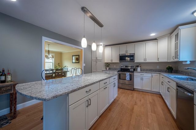 23 Valleyview Drive, Merrimack, NH 03054