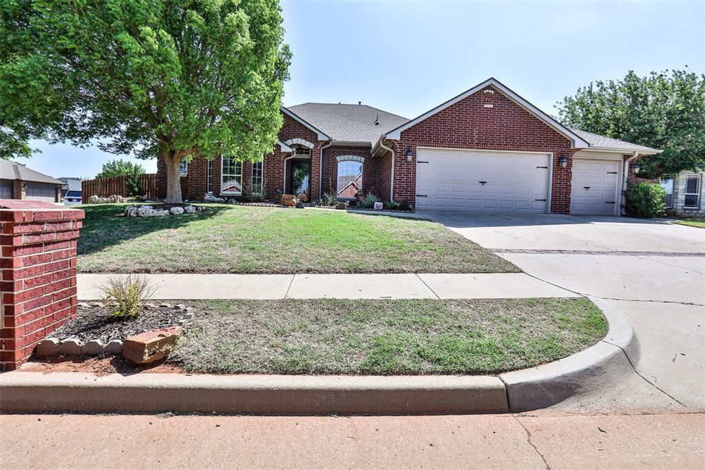 13912 Teagen Lane, Yukon, OK 73099
