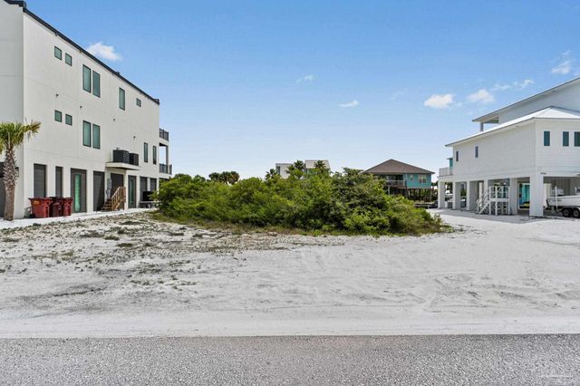 1462 Alabama St, Navarre Beach, FL 32566