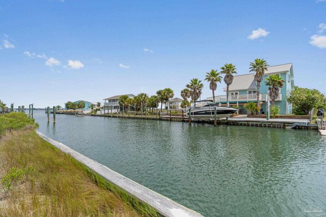 1462 Alabama St, Navarre Beach, FL 32566