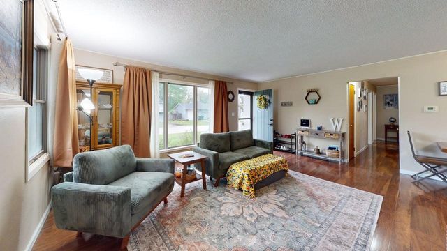 107 6th Avenue, Sully, IA 50251
