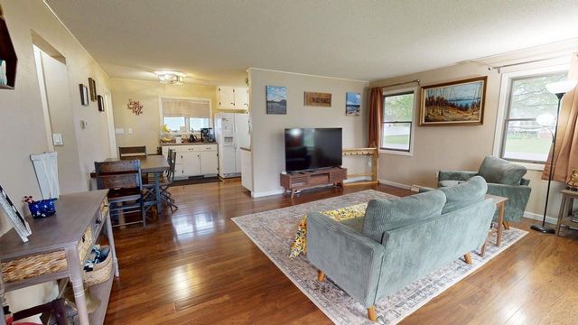 107 6th Avenue, Sully, IA 50251