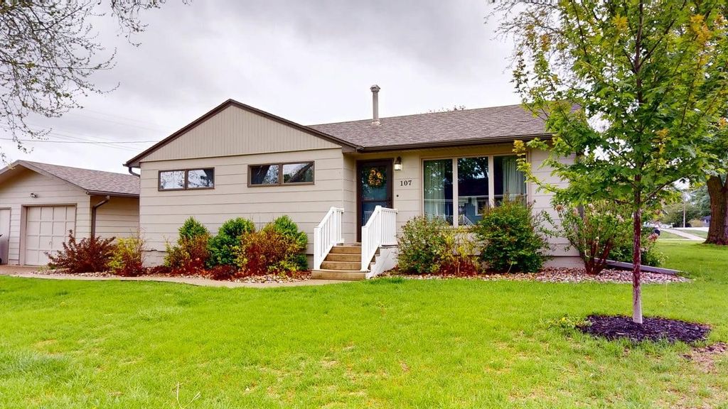 107 6th Avenue, Sully, IA 50251