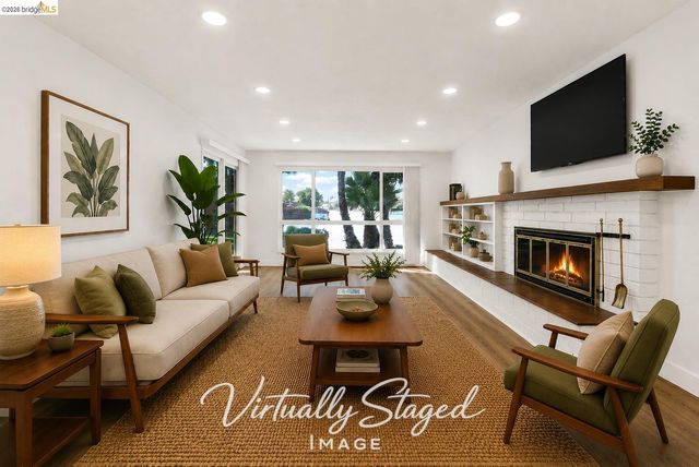 8 N Lake Dr, Antioch, CA 94509