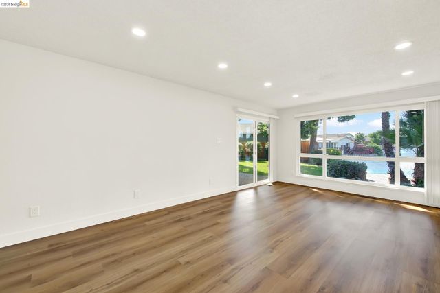 8 N Lake Dr, Antioch, CA 94509