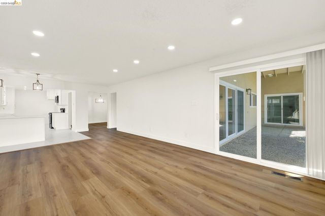 8 N Lake Dr, Antioch, CA 94509