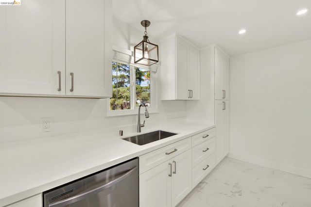 8 N Lake Dr, Antioch, CA 94509
