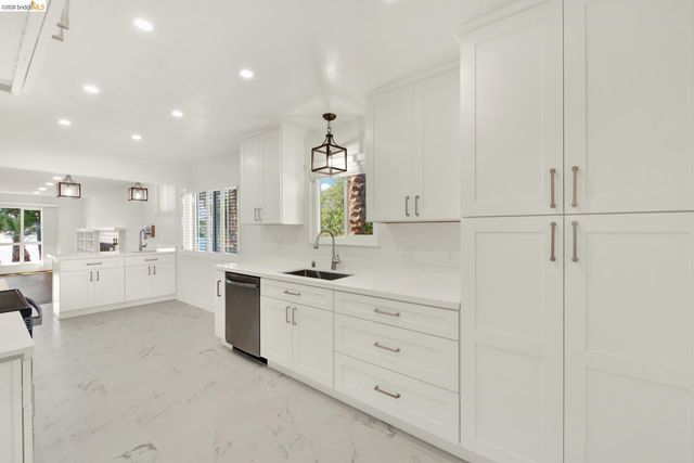 8 N Lake Dr, Antioch, CA 94509
