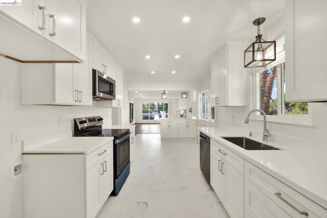 8 N Lake Dr, Antioch, CA 94509