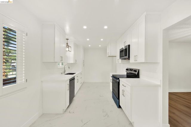 8 N Lake Dr, Antioch, CA 94509