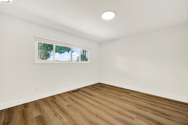 8 N Lake Dr, Antioch, CA 94509