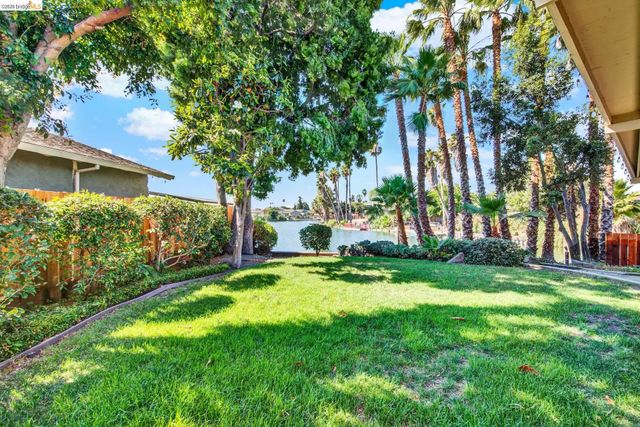 8 N Lake Dr, Antioch, CA 94509