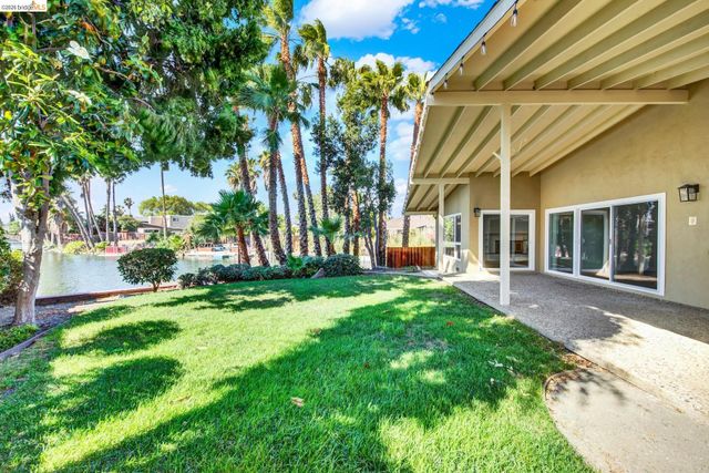 8 N Lake Dr, Antioch, CA 94509