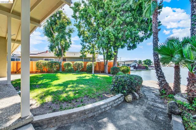 8 N Lake Dr, Antioch, CA 94509