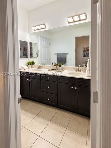 8830 NW 101st Pl, Doral, FL 33178