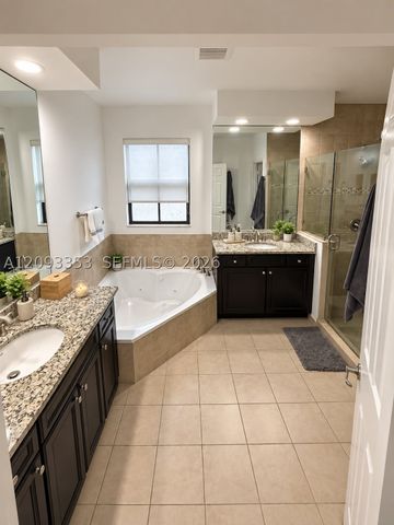 8830 NW 101st Pl, Doral, FL 33178