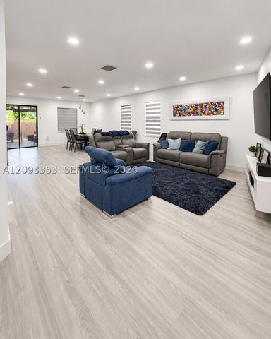 8830 NW 101st Pl, Doral, FL 33178
