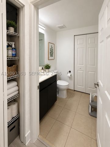 8830 NW 101st Pl, Doral, FL 33178