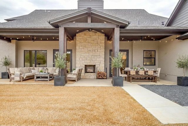 456 Acorn Trail, Granbury, TX 76049