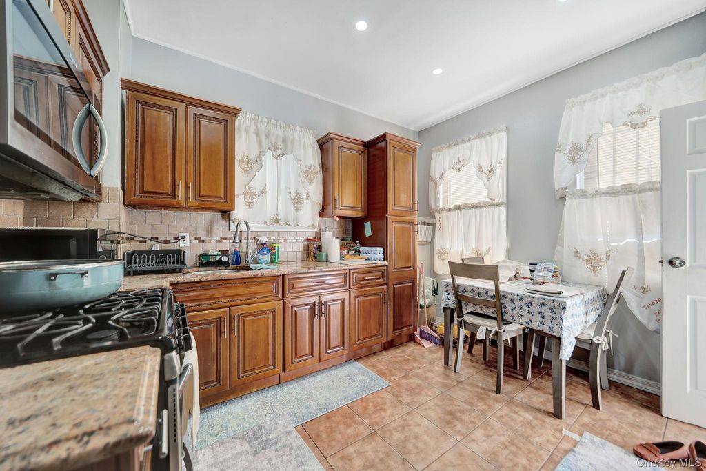 10526 131st Street, Richmond Hill S., NY 11419 — photo 5