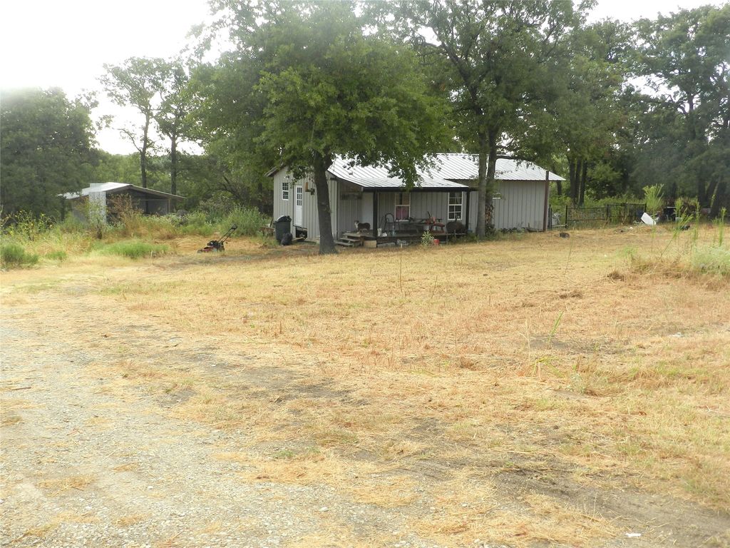 588 Salt Creek Road, Springtown, TX 76082 — photo 4