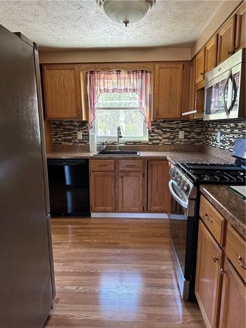 1400 Ivywood Dr, Shaler, PA 15101